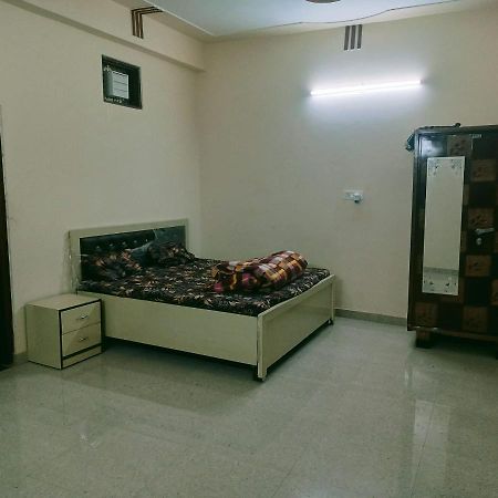 Radha Bhavan Vrindāvan Esterno foto
