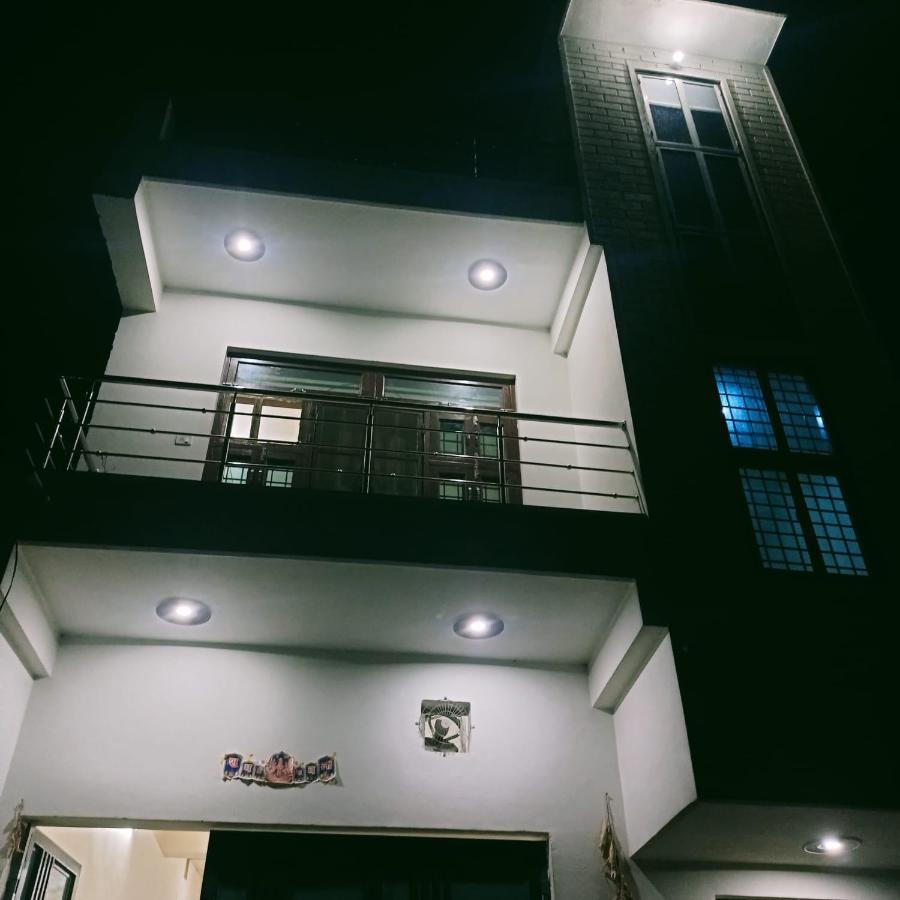 Radha Bhavan Vrindāvan Esterno foto