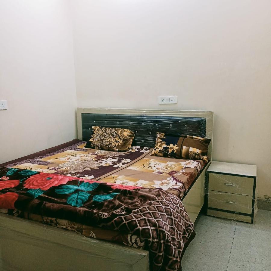 Radha Bhavan Vrindāvan Esterno foto